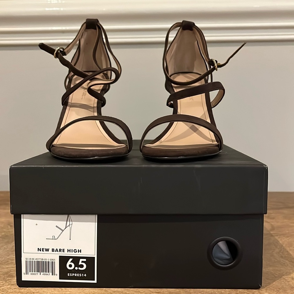 New, never worn Brown Banana Republic heels